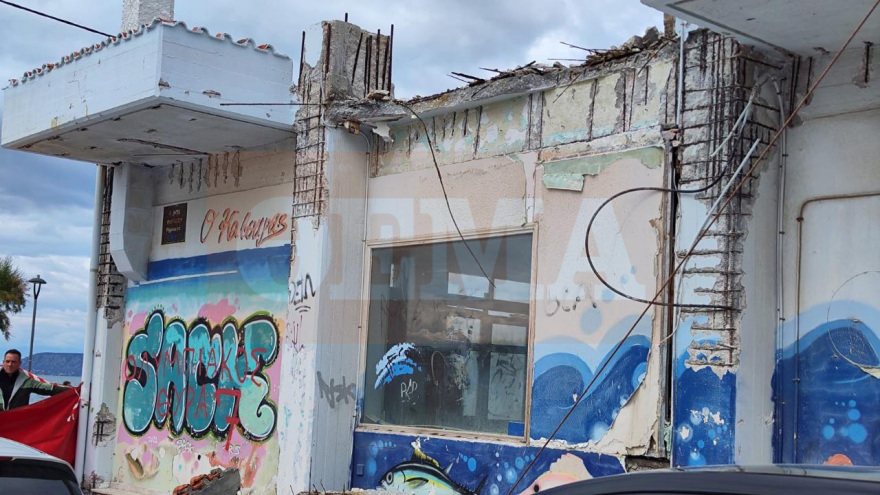 Κατέρρευσε μπαλκόνι στην Κόρινθο και σκότωσε γυναίκα, τραυματίστηκαν τα παιδιά της - Πώς έγινε η τραγωδία