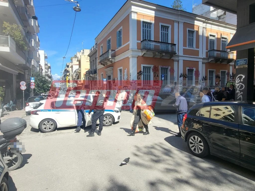 Συνελήφθη ημίγυμνος άνδρας που απειλούσε περαστικούς με αντικείμενο στην Πάτρα