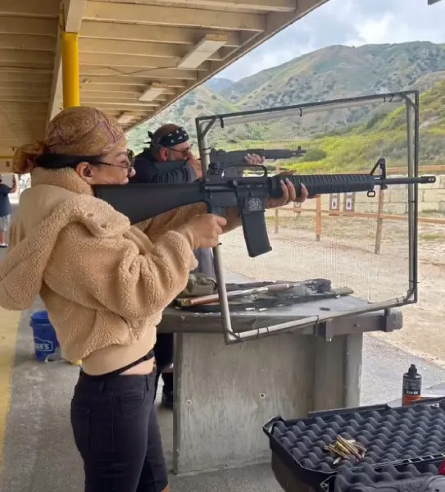 Από την «πράσινη κάρτα»... στην «κόκκινη»: Ο χλιδάτος βίος της ανιψιάς του Σουλεϊμανί και της κόρης της στο Λος Άντζελες, τώρα απειλούνται με απέλαση