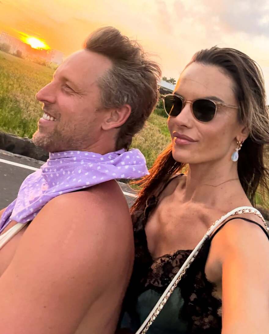 Αλεσάντρα Αμπρόσιο: Οι φωτογραφίες με τον Μπακ Πάλμερ από το ταξίδι τους στο Μπαλί