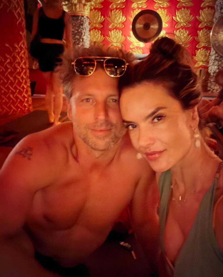 Αλεσάντρα Αμπρόσιο: Οι φωτογραφίες με τον Μπακ Πάλμερ από το ταξίδι τους στο Μπαλί