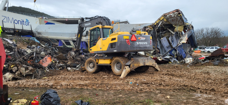 Βίντεο και φωτογραφίες του πραγματογνώμονα για την τραγωδία στα Τέμπη: «Δείχνει το μπάζωμα» λένε δικηγόροι συγγενών - Τι ισχύει 