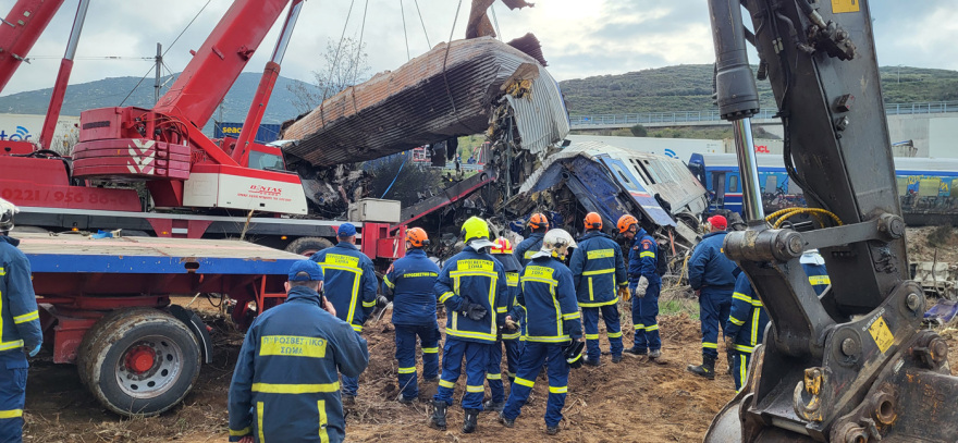 Βίντεο και φωτογραφίες του πραγματογνώμονα για την τραγωδία στα Τέμπη: «Δείχνει το μπάζωμα» λένε δικηγόροι συγγενών - Τι ισχύει 