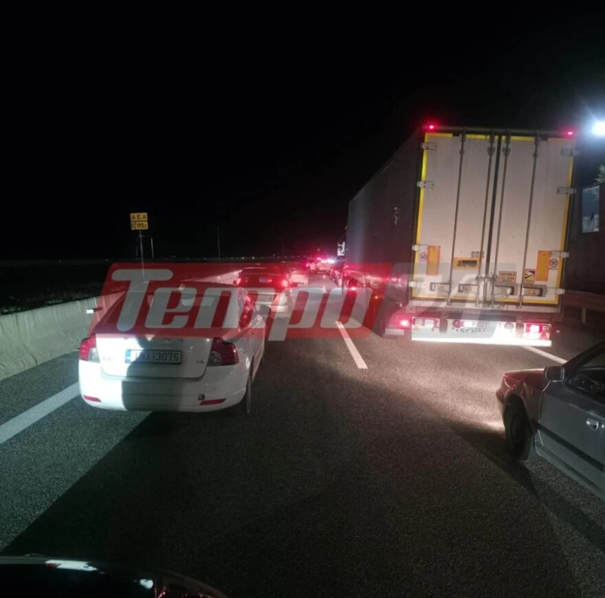 Εκτροπή οχήματος σε σήραγγα στην Ολυμπία Οδό, τέσσερις τραυματίες, δείτε φωτογραφίες