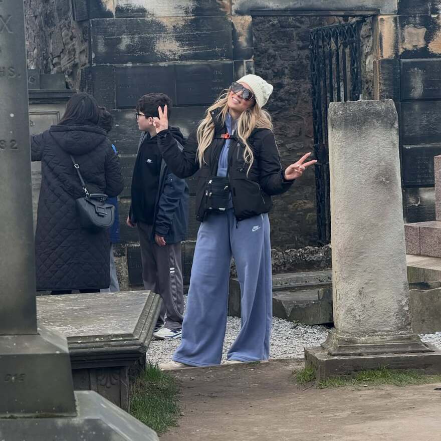 Καλομοίρα: Οικογενειακές στιγμές από το ταξίδι της στη Σκωτία Η Καλομοίρα ανέβασε φωτογραφίες από το οικογενειακό ταξίδι της στη Σκωτία