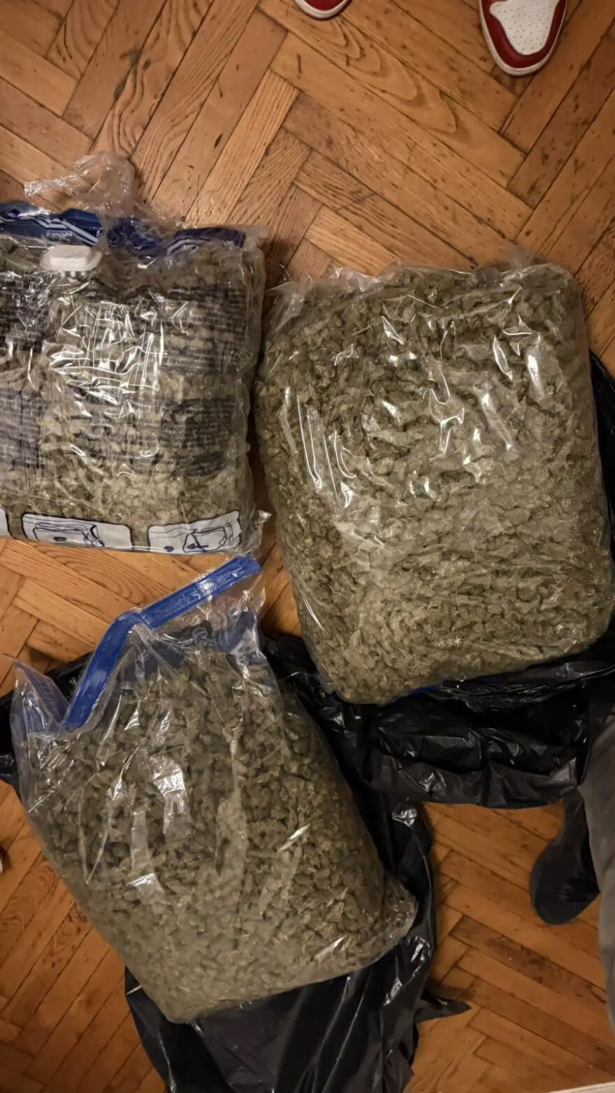 Κατασχέθηκαν περισσότερα από 164 κιλά κάνναβης σε περιοχή της Αθήνας, συνελήφθησαν τέσσερα άτομα