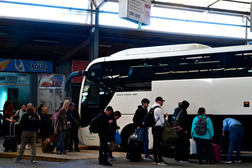 Live η κίνηση στους δρόμους: 45λεπτες καθυστερήσεις στην Αττική Οδό, κίνηση σε Κηφισό,  Αθηνών - Κορίνθου και Πειραιά