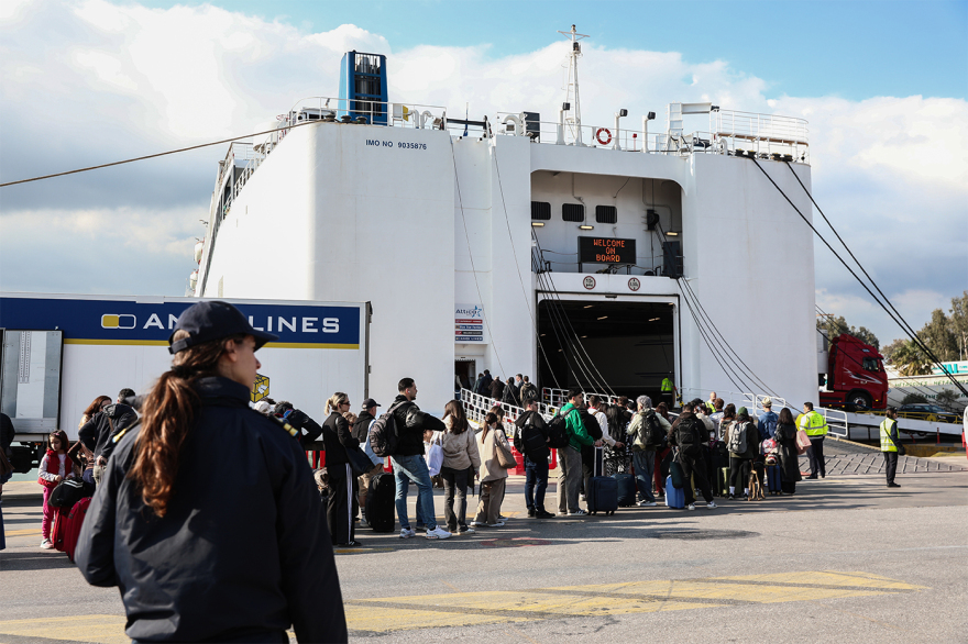 Live η κίνηση στους δρόμους: 45λεπτες καθυστερήσεις στην Αττική Οδό, κίνηση σε Κηφισό,  Αθηνών - Κορίνθου και Πειραιά