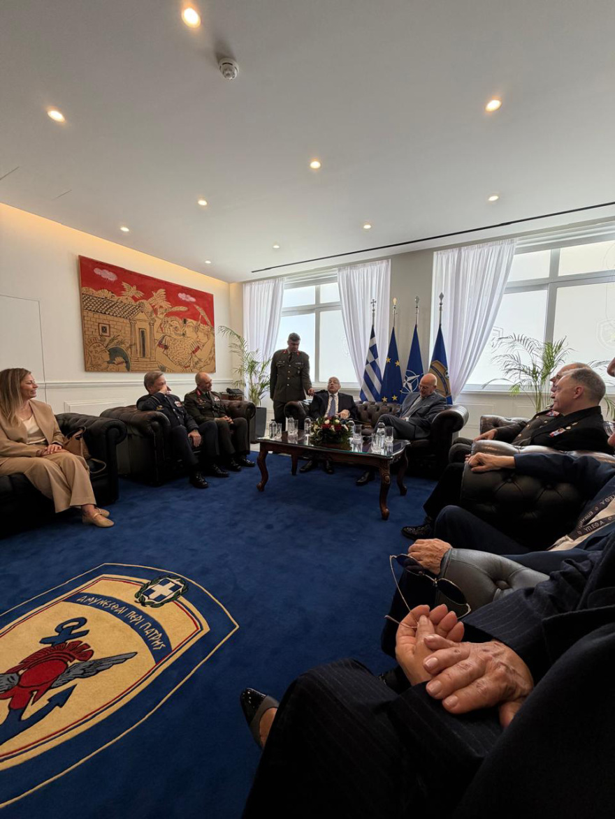 Ο γ.γ. του Άμυνας Αντώνης Οικονόμου αναγορεύτηκε σε Αρχιπλοίαρχο επί τιμή - Η άγνωστη ιστορία διαπραγμάτευσης για τα υποβρύχια 214