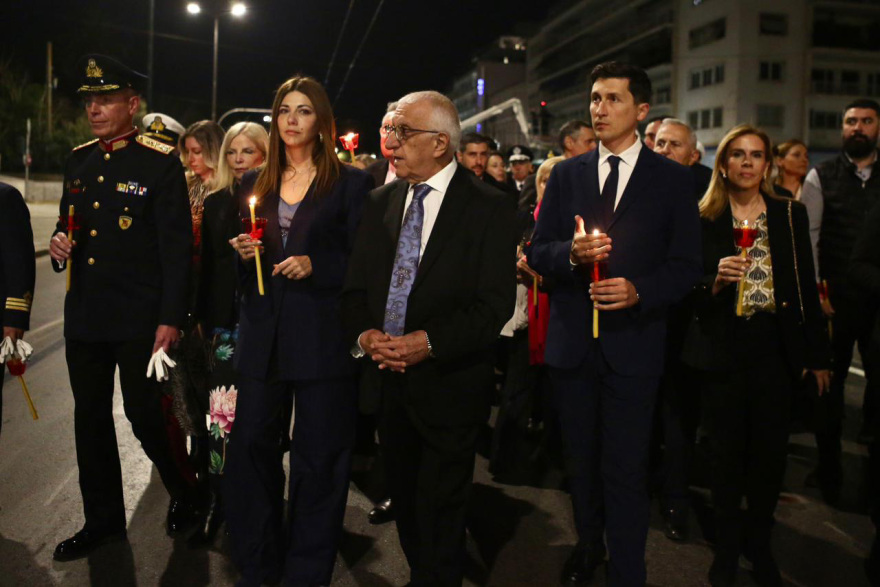 epitafios7-syntagma-_3_