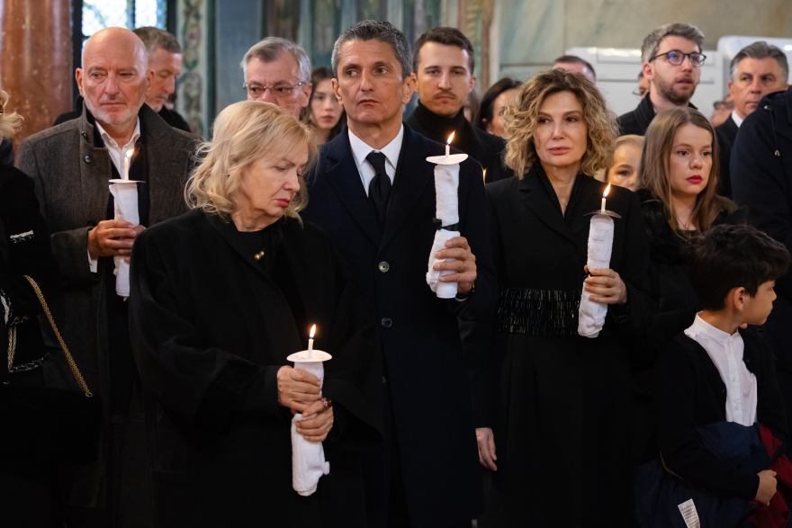 Με στρατιωτικές τιμές η κηδεία του Μιρτσέα Λουτσέσκου στο Βουκουρέστι: Εκφώνησε επικήδειο ο Ραζβάν, «παρών» και ο ΠΑΟΚ