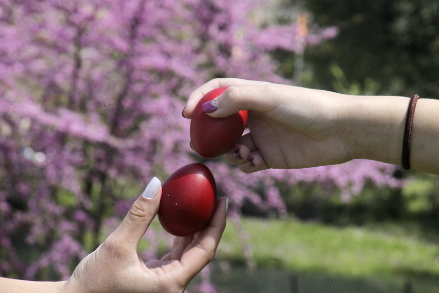Πώς καθιερώθηκε ο εορτασμός του Πάσχα: Οι τρεις «Αναστάσεις» και τα μοναδικά έθιμα σε όλη την Ελλάδα Πώς καθιερώθηκε ο εορτασμός του Πάσχα: Οι τρεις «Αναστάσεις» και έθιμα από όλη την Ελλάδα