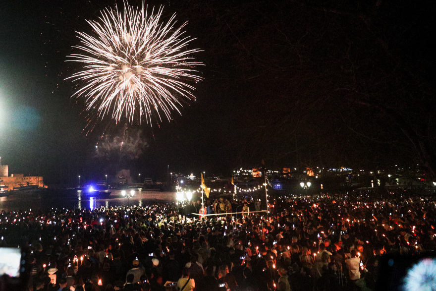 Πώς καθιερώθηκε ο εορτασμός του Πάσχα: Οι τρεις «Αναστάσεις» και τα μοναδικά έθιμα σε όλη την Ελλάδα Πώς καθιερώθηκε ο εορτασμός του Πάσχα: Οι τρεις «Αναστάσεις» και έθιμα από όλη την Ελλάδα
