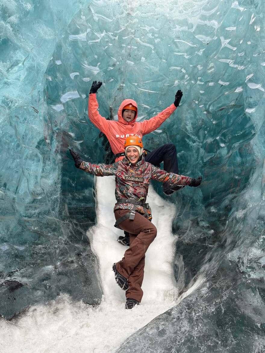 Η Ευγενία Σαμαρά συνεχίζει τις διακοπές της στην Ισλανδία: Φωτογραφήθηκε ανάμεσα σε παγετώνες