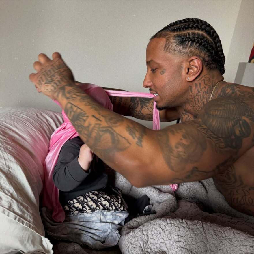 Ο Light ανέβασε φωτογραφίες με τον γιο του