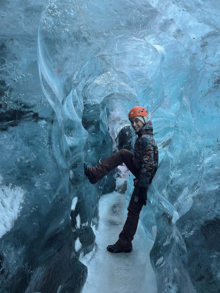 Η Ευγενία Σαμαρά συνεχίζει τις διακοπές της στην Ισλανδία: Φωτογραφήθηκε ανάμεσα σε παγετώνες