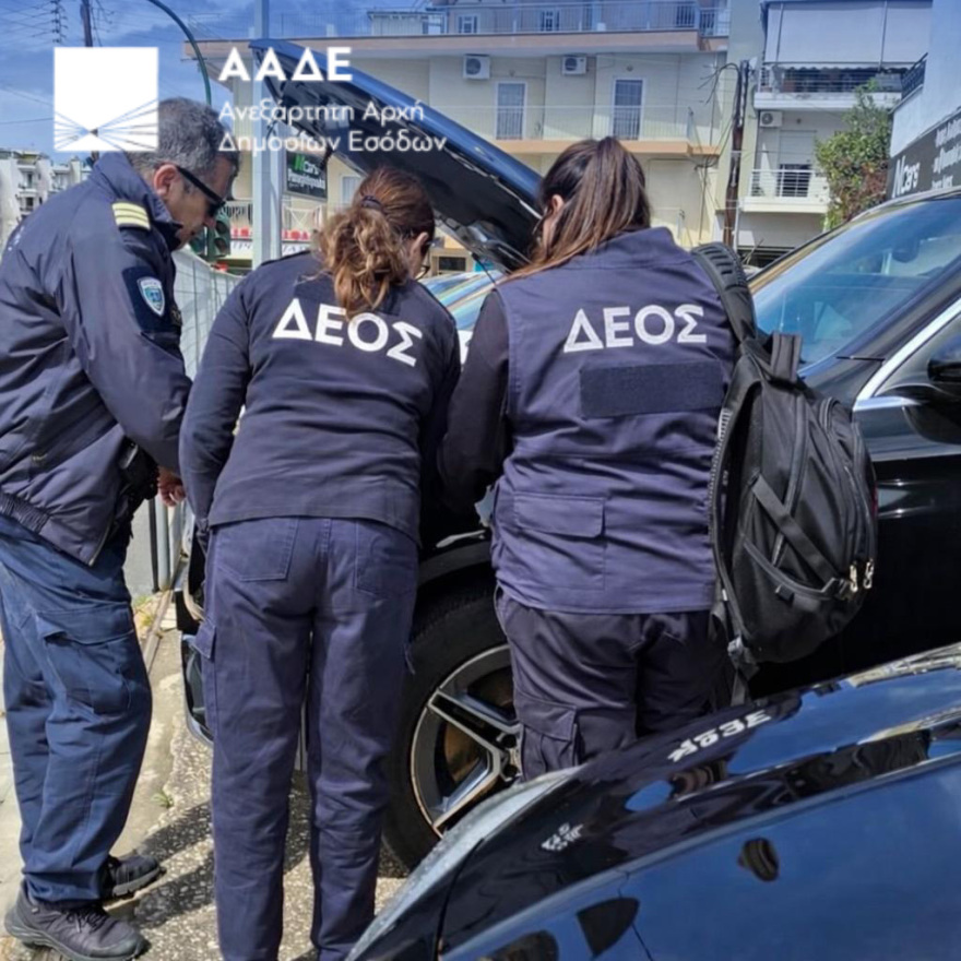 ΑΑΔΕ - επιχείρηση «Supercars»: Δεσμεύτηκαν 229 πολυτελή ΙΧ με ξένες πινακίδες
