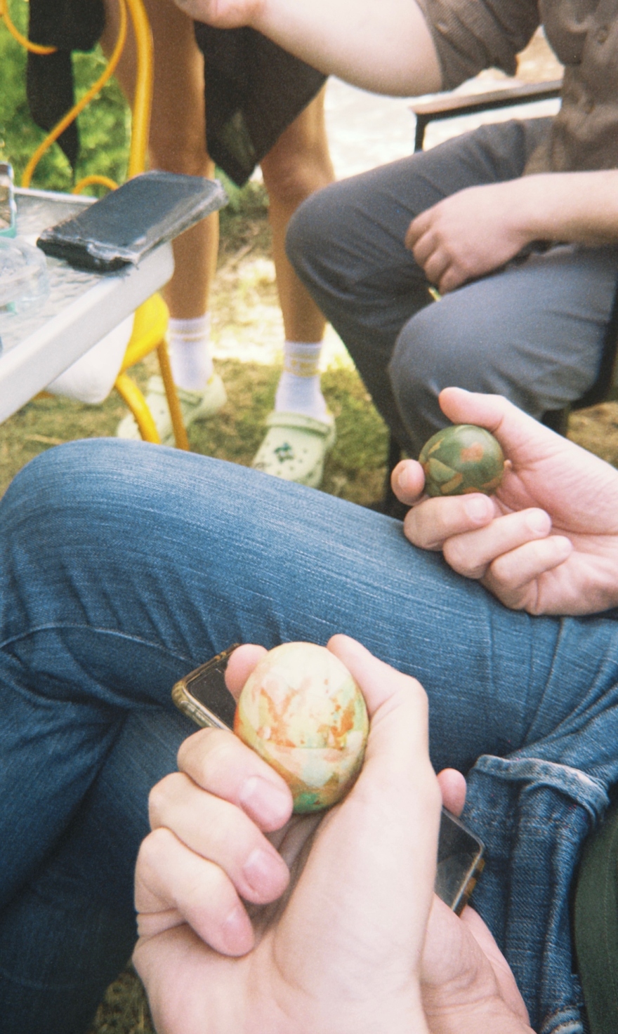 Πάσχα στην εποχή των social media: Ανάμεσα στο βίωμα και το «content» των social media