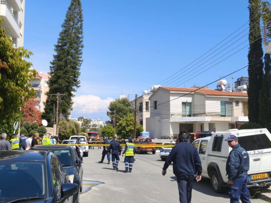 Κατέρρευσε διώροφη πολυκατοικία στην Κύπρο, φόβοι για εγκλωβισμένους - Δείτε φωτογραφίες