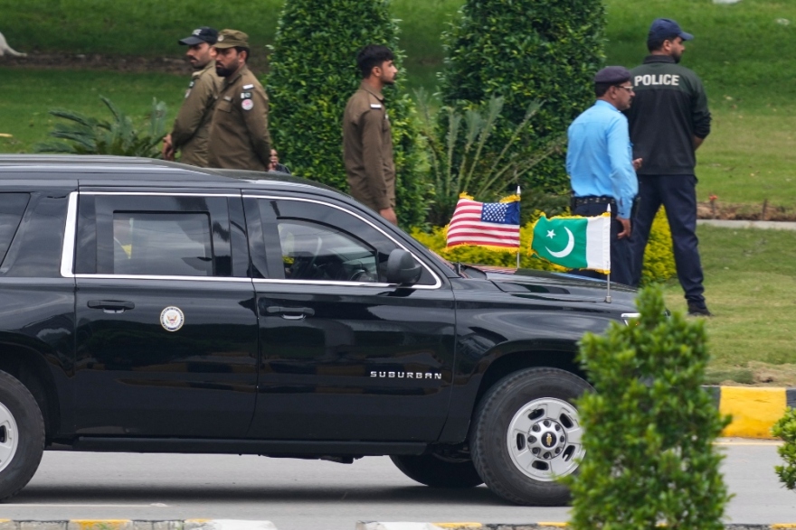 Νωρίς αύριο στο Ισλαμαμπάντ οι Βανς και Γκαλιμπάφ για νέο γύρο διαπραγματεύσεων, λένε διαμεσολαβητές 