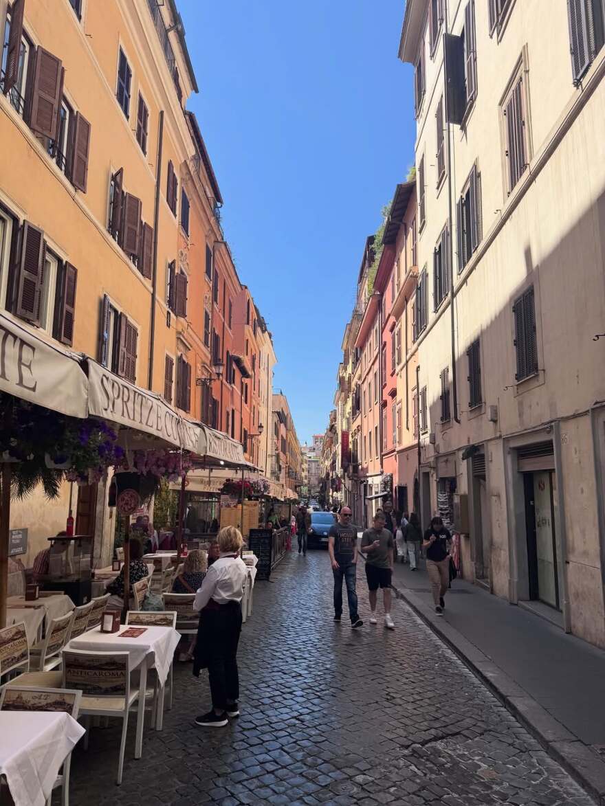 Η Μπέττυ Μαγγίρα ανέβασε φωτογραφίες από την απόδραση στη Ρώμη με την οικογένειά της
