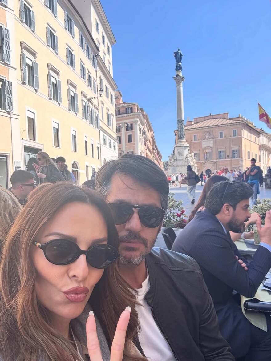 Η Μπέττυ Μαγγίρα ανέβασε φωτογραφίες από την απόδραση στη Ρώμη με την οικογένειά της
