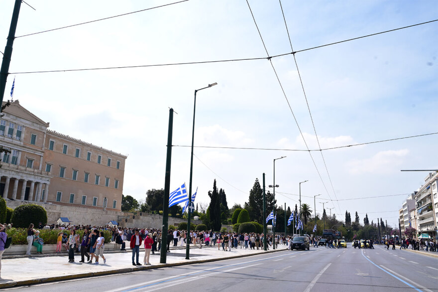 Άδειασε από κατοίκους η Αθήνα την Κυριακή του Πάσχα και «παραδόθηκε» στους τουρίστες, δείτε εικόνες