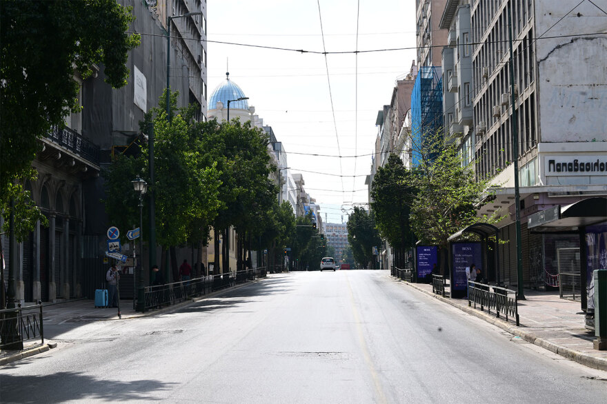 Άδειασε από κατοίκους η Αθήνα την Κυριακή του Πάσχα και «παραδόθηκε» στους τουρίστες, δείτε εικόνες