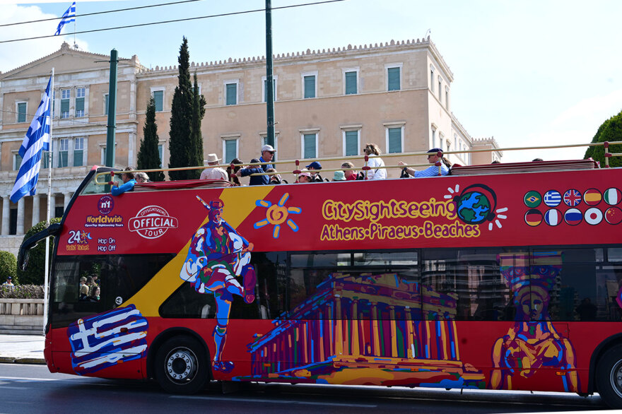 Άδειασε από κατοίκους η Αθήνα την Κυριακή του Πάσχα και «παραδόθηκε» στους τουρίστες, δείτε εικόνες