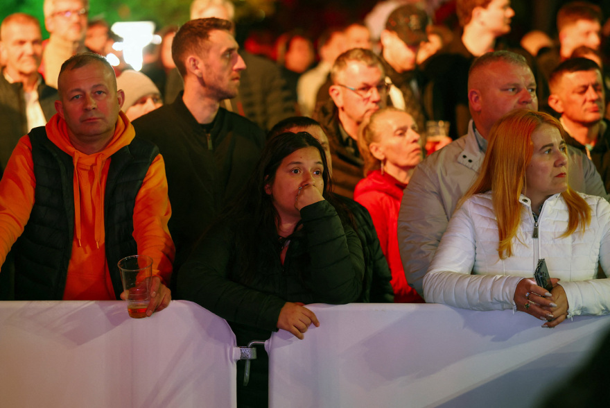 Πανηγυρισμοί στη Βουδαπέστη για τη νίκη του Μάγιαρ, έκλαιγαν οι ψηφοφόροι του Όρμπαν - «Ρώσοι σπίτια σας»