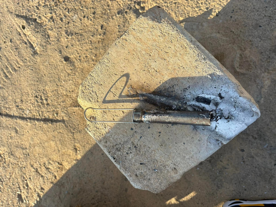 Εικόνες καταστροφής στο Ηράκλειο μετά την Ανάσταση: Έκαψαν φανάρια, δέντρα και κάδους - Δείτε φωτογραφίες