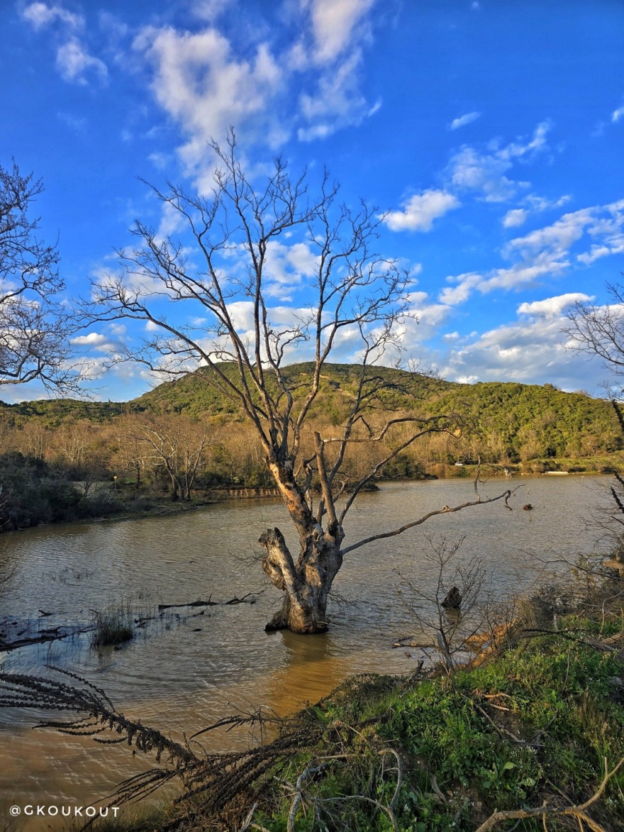 Οι βροχές «ανέστησαν» λίμνη σε υψόμετρο 350 μέτρων στη Λάρισα, δείτε φωτογραφίες