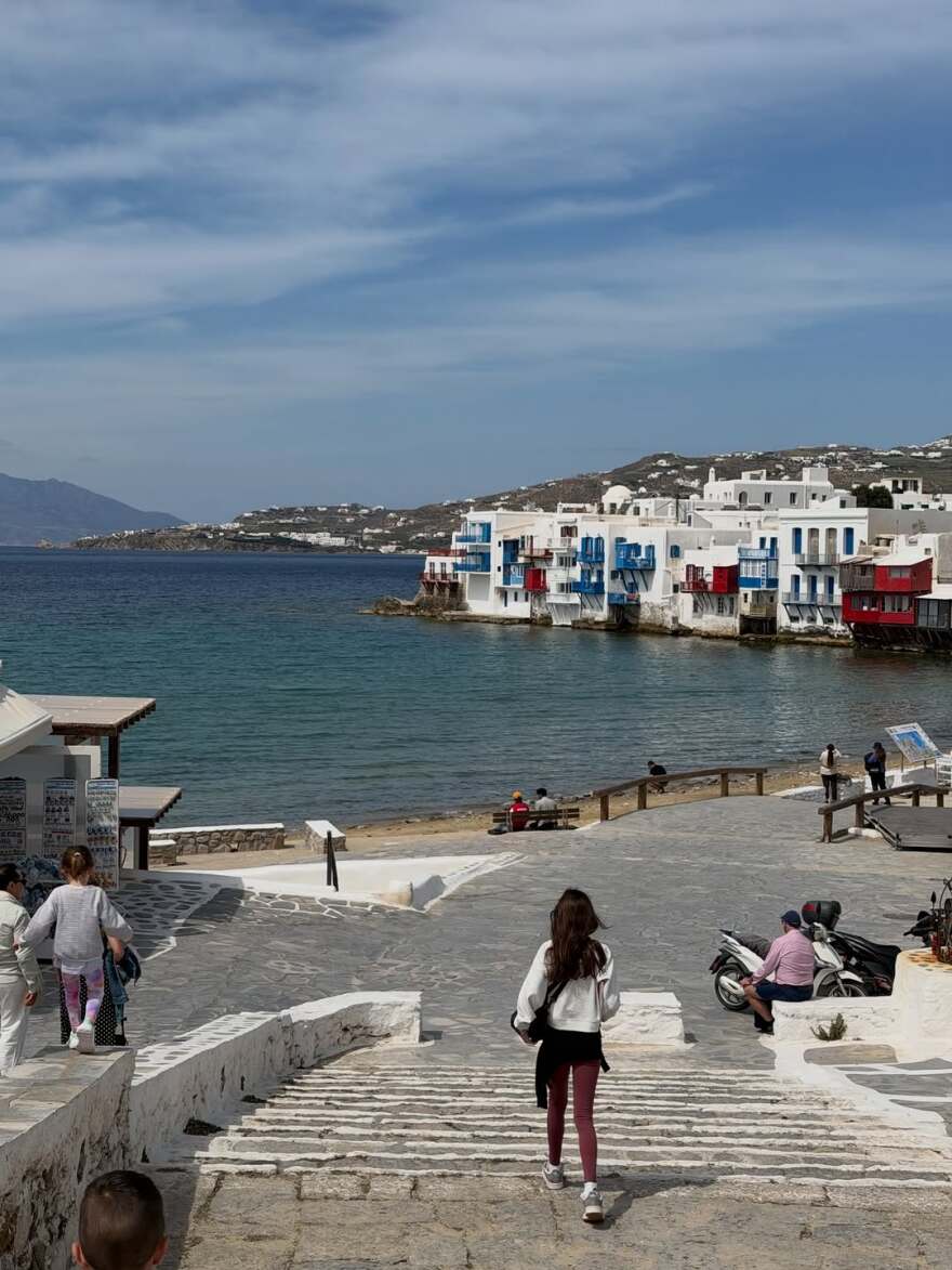 Η Κωνσταντίνα Ευρυπίδου πέρασε το Πάσχα στη Μύκονο με τον Φίλιππο Μιχόπουλο και τα παιδιά της