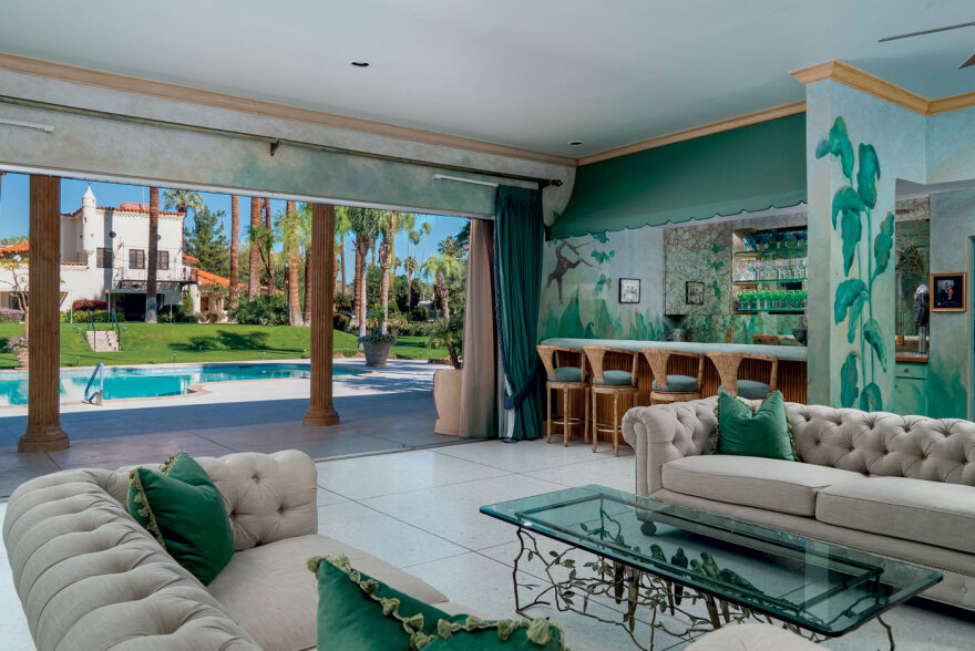 Villa Paradiso: Το καταφύγιο του Κάρι Γκραντ πωλείται για 11 εκατ. ευρώ 