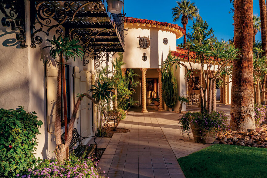 Villa Paradiso: Το καταφύγιο του Κάρι Γκραντ πωλείται για 11 εκατ. ευρώ 