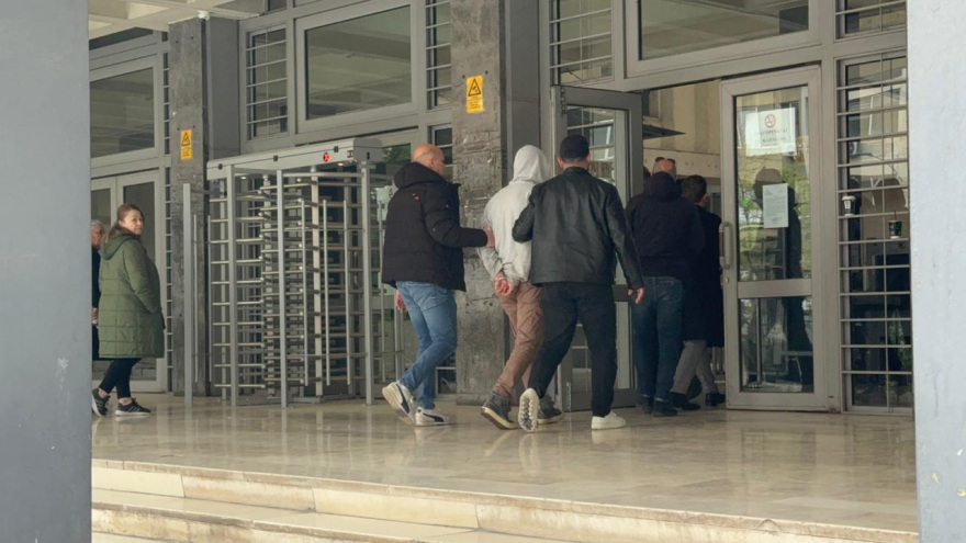 Άγρια η δολοφονία του 64χρονου στην Ευκαρπία: Ο 42χρονος τον σκότωσε με τσιμεντόλιθο και μετέφερε τη σορό με παλετοφόρο σε ρέμα