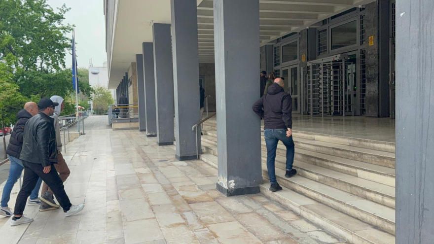 Άγρια η δολοφονία του 64χρονου στην Ευκαρπία: Ο 42χρονος τον σκότωσε με τσιμεντόλιθο και μετέφερε τη σορό με παλετοφόρο σε ρέμα