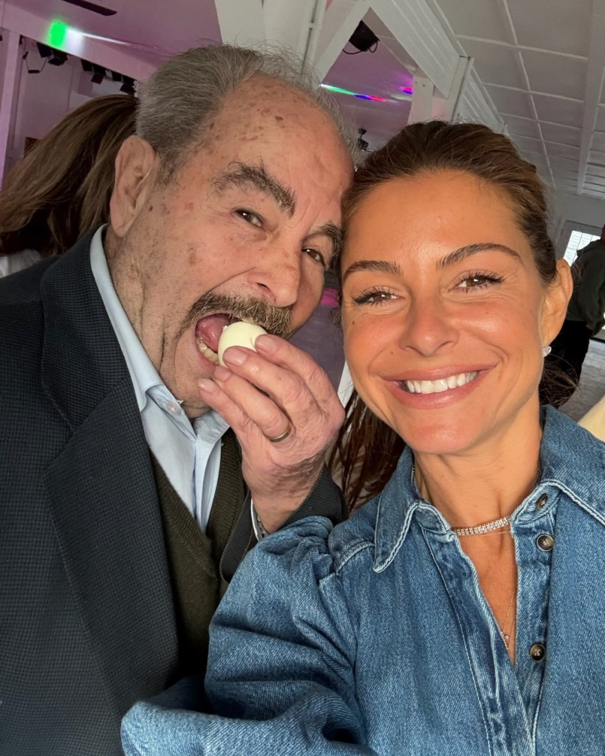 Η Μαρία Μενούνος γιόρτασε το ελληνικό Πάσχα στο Λος Άντζελες, η συγκινητική αναφορά στη μητέρα της που έχει φύγει από τη ζωή