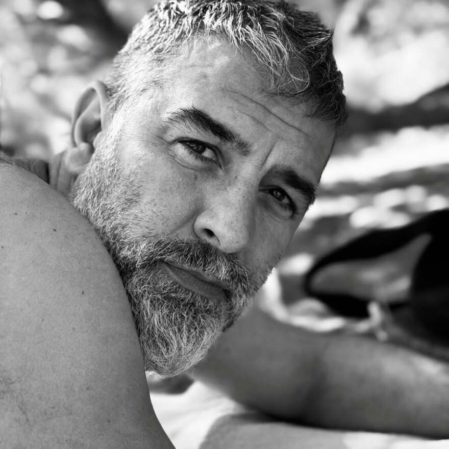 Οι φωτογραφίες της Δέσποινας Βανδή από το Πάσχα στην Κρήτη με τον Βασίλη Μπισμπίκη και το σχόλιο της κόρης της