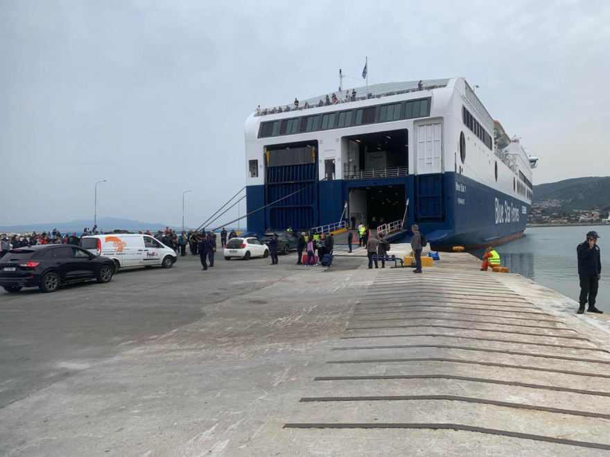 Στις 18:00 αποχωρεί το Blue Star 1 από το λιμάνι της Μυτιλήνης, δεν επιβιβάζονται φορτηγά