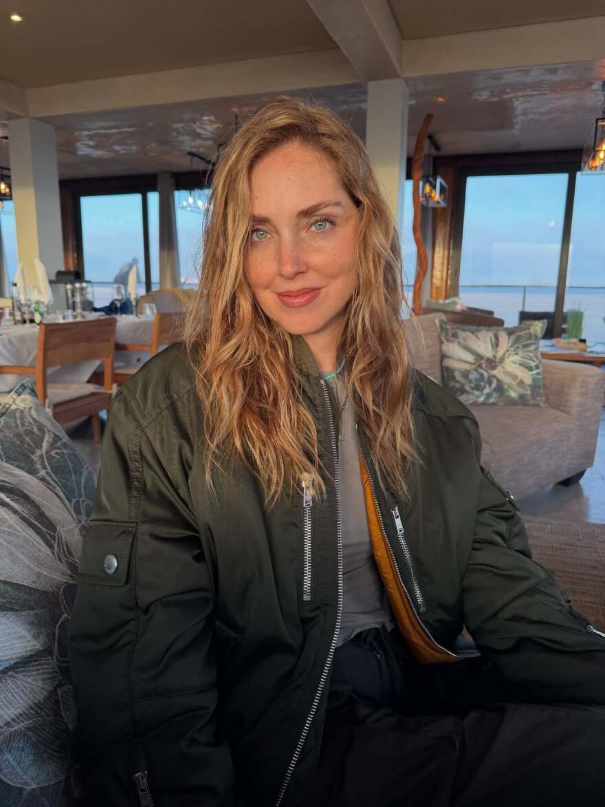 Κιάρα Φεράνι για το ταξίδι της στη Ναμίμπια: Έφαγα σπιτικά λαζάνια στη μέση της ερήμου
