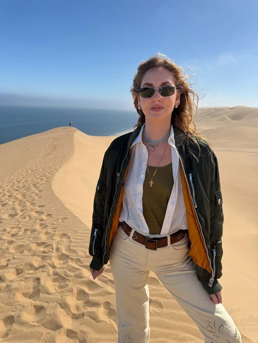 Κιάρα Φεράνι για το ταξίδι της στη Ναμίμπια: Έφαγα σπιτικά λαζάνια στη μέση της ερήμου
