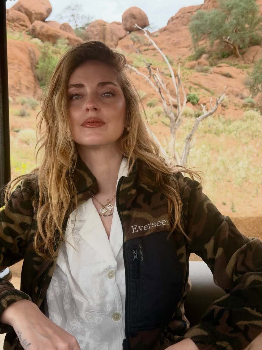 Κιάρα Φεράνι για το ταξίδι της στη Ναμίμπια: Έφαγα σπιτικά λαζάνια στη μέση της ερήμου
