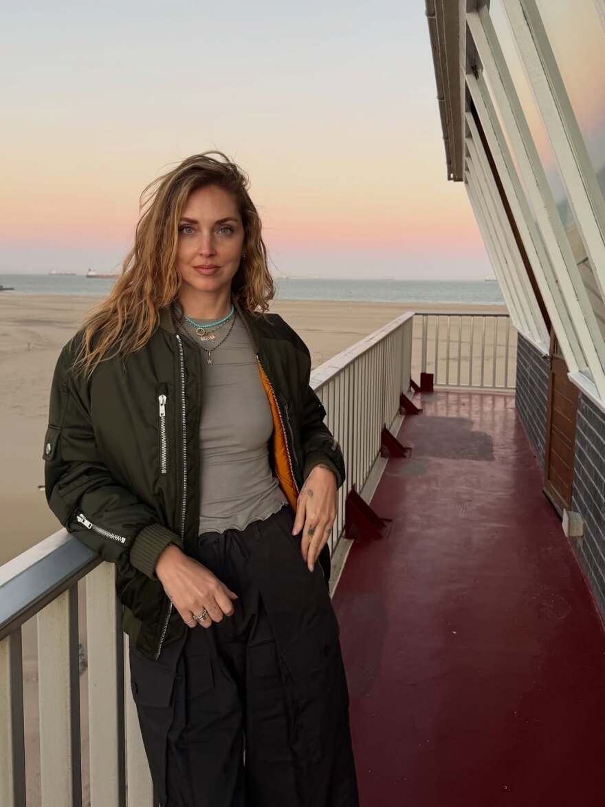 Κιάρα Φεράνι για το ταξίδι της στη Ναμίμπια: Έφαγα σπιτικά λαζάνια στη μέση της ερήμου
