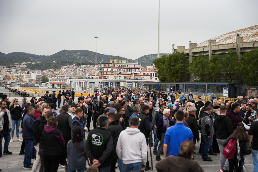 Μεγάλες κινητοποιήσεις και πορείες στη Λέσβο για τον αφθώδη πυρετό, δείτε βίντεο και φωτογραφίες