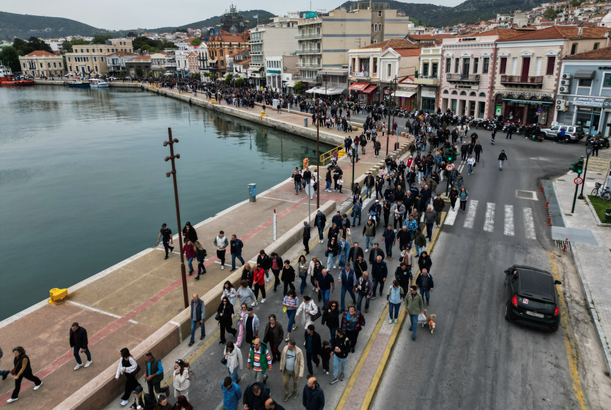 Μεγάλες κινητοποιήσεις και πορείες στη Λέσβο για τον αφθώδη πυρετό, δείτε βίντεο και φωτογραφίες