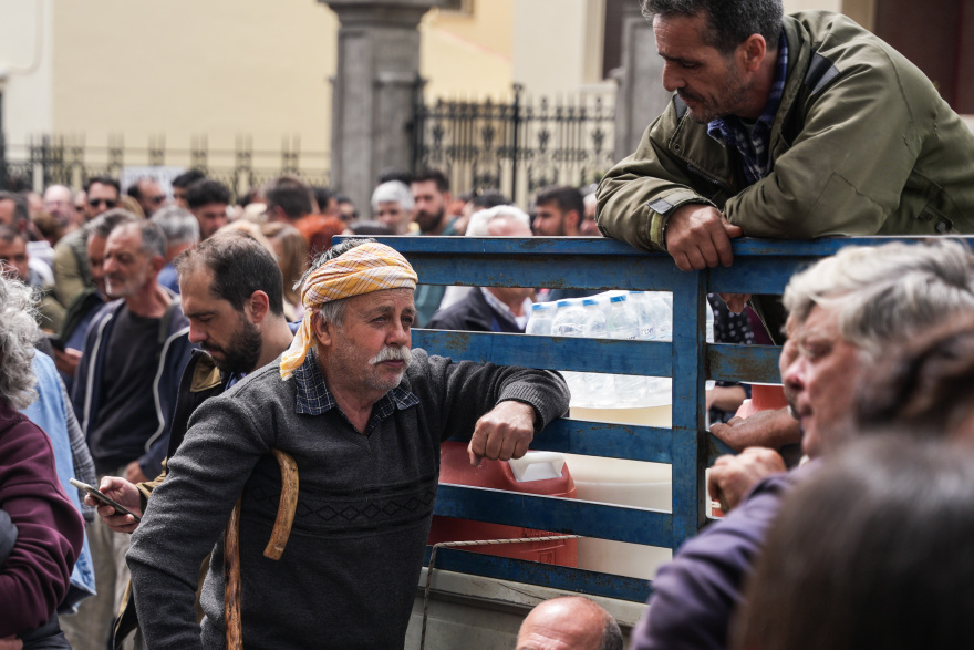 Μεγάλες κινητοποιήσεις και πορείες στη Λέσβο για τον αφθώδη πυρετό, δείτε βίντεο και φωτογραφίες