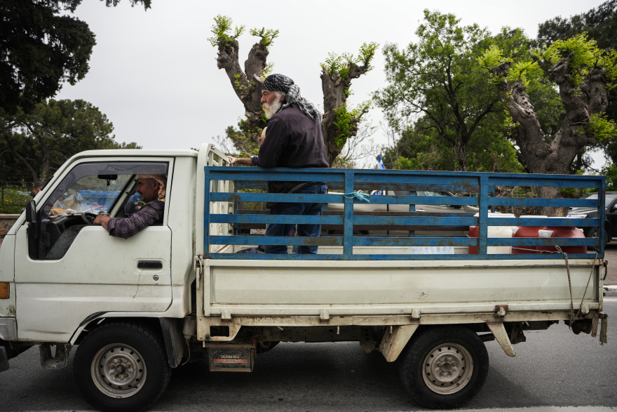 Μεγάλες κινητοποιήσεις και πορείες στη Λέσβο για τον αφθώδη πυρετό, δείτε βίντεο και φωτογραφίες