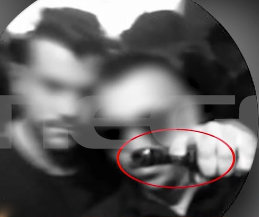 Με όπλο και δέσμη χαρτονομισμάτων πόζαρε στα social media ο πρώην αρσιβαρίστας που κατηγορείται για τον θάνατο της Μυρτώς, δείτε φωτογραφίες  