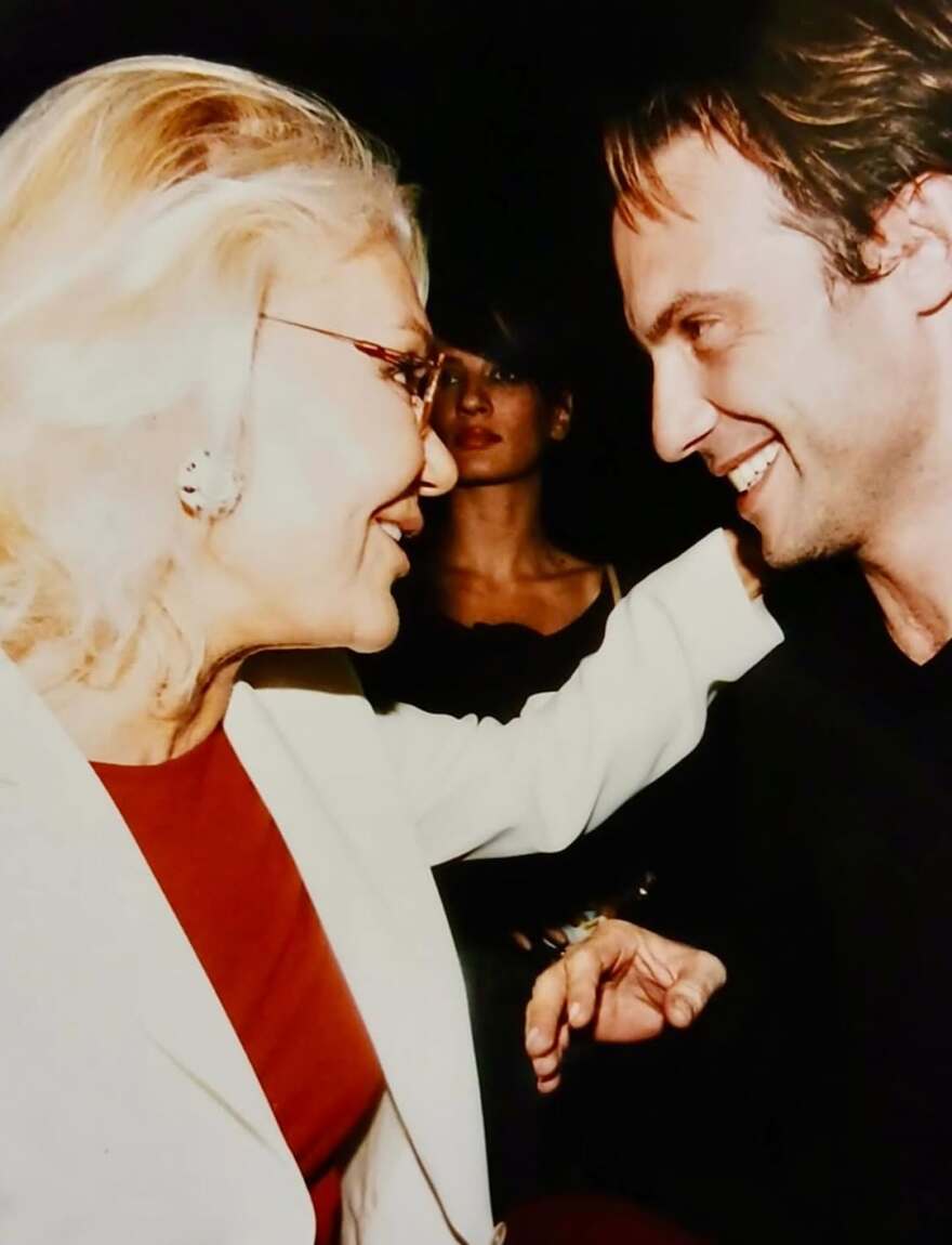 Στράτος Τζώρτζογλου για Μαρινέλλα: Με αγκάλιασε σαν μάνα με το που ξεκίνησα την πορεία μου στο σανίδι